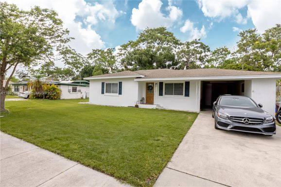 1533 COCONUT DRIVE, Fort Myers FL 33901