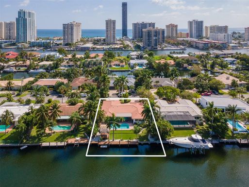 518 Hibiscus Dr, Hallandale Beach FL 33009