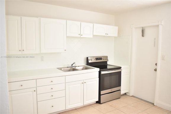 633 NW 6th Ct # 2N, Hallandale Beach FL 33009