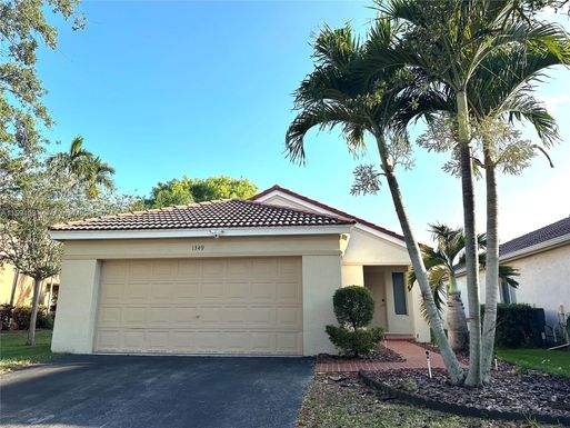 1349 Presidio Dr, Weston FL 33327