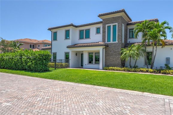 3412 Emerson Ln, Hollywood FL 33312