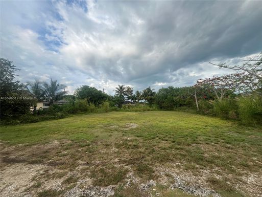 21815 SW 112th Ct, Miami FL 33170