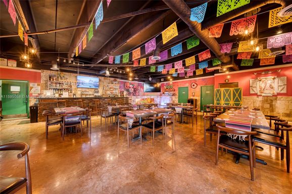 Mexican Restaurant For Sale in Doral on 52nd Street, Doral FL 33166
