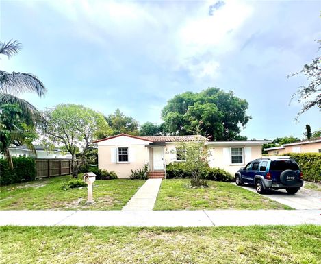 6810 SW 5th St, Miami FL 33144