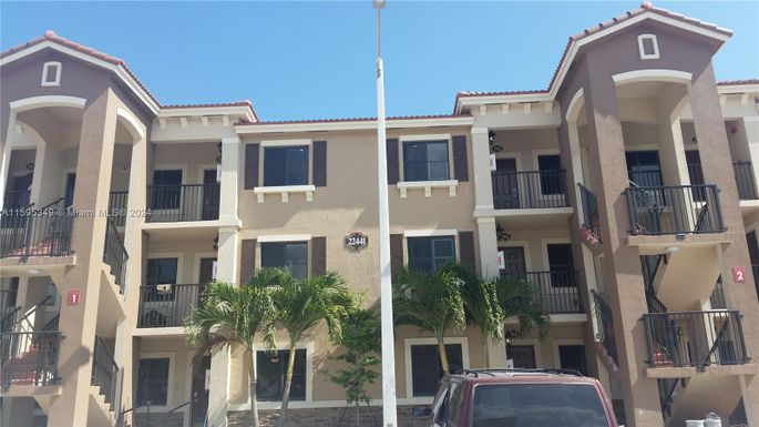 22441 SW 88th Pl # 5, Cutler Bay FL 33190