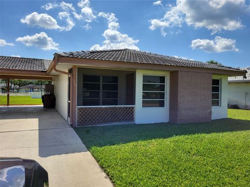 208 OAKMONT PKWY # 17, Lehigh Acres FL 33936