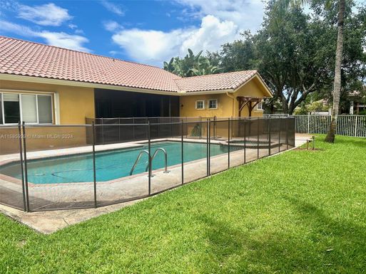 10304 NW 50th Ct, Coral Springs FL 33076