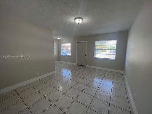 3071 NW 43rd St # 2, Lauderdale Lakes FL 33309