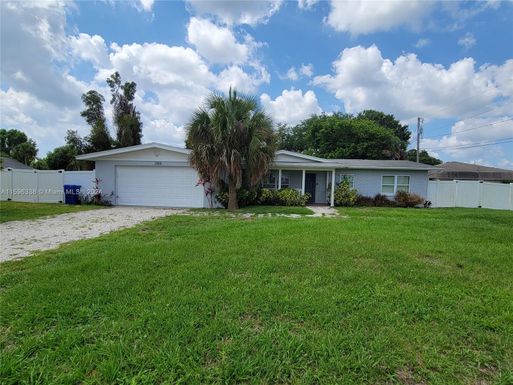 2805 13th St, Vero Beach FL 32960