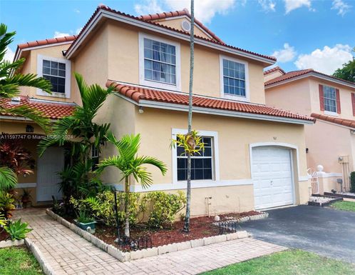 965 SW 180th Ter, Pembroke Pines FL 33029