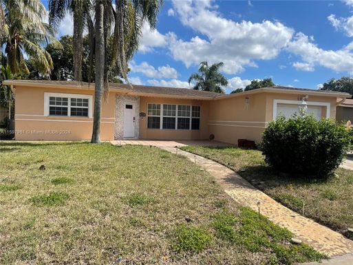 5062 NW 41st Pl, Lauderdale Lakes FL 33319