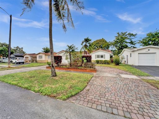 5405 Mckinley St, Hollywood FL 33021