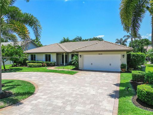 5643 NW 88th Ln, Coral Springs FL 33067
