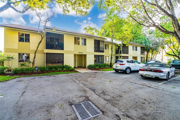 3040 NW 68th St # 103, Fort Lauderdale FL 33309