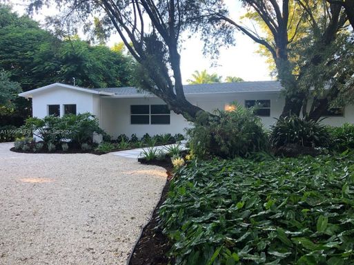 18351 SW 202nd St # 18351, Miami FL 33187