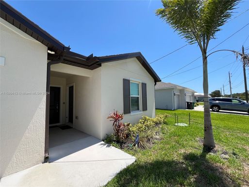 1685 SW Edinburgh Dr # 1, Port St. Lucie FL 34953