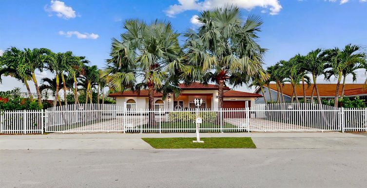 2340 SW 139th Ave, Miami FL 33175