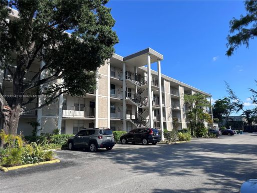 4850 NW 29th Ct # 130, Lauderdale Lakes FL 33313