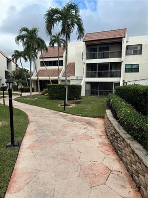 301 Racquet Club Rd # 307, Weston FL 33326