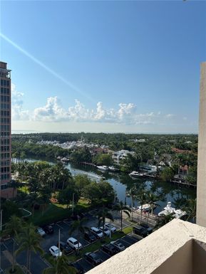 90 Edgewater Dr # 1118, Coral Gables FL 33133