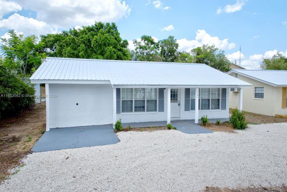 765 Lake June Rd, Lake Placid FL 33852