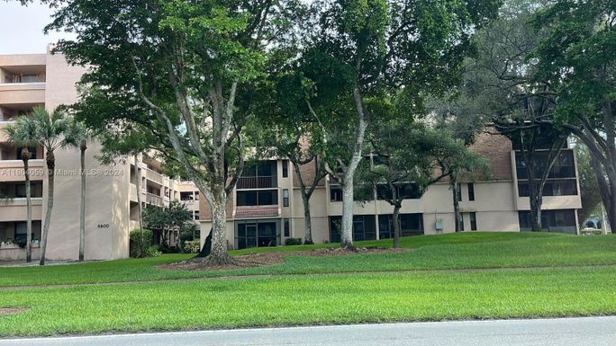 6800 Cypress Rd # 209, Plantation FL 33317