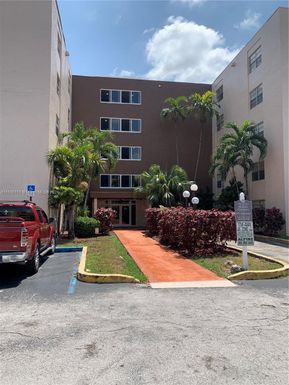 6960 Miami Gardens Dr # 118, Hialeah FL 33015