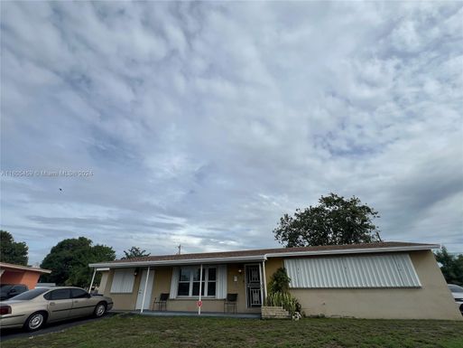 4511 NW 174th Dr, Miami Gardens FL 33055