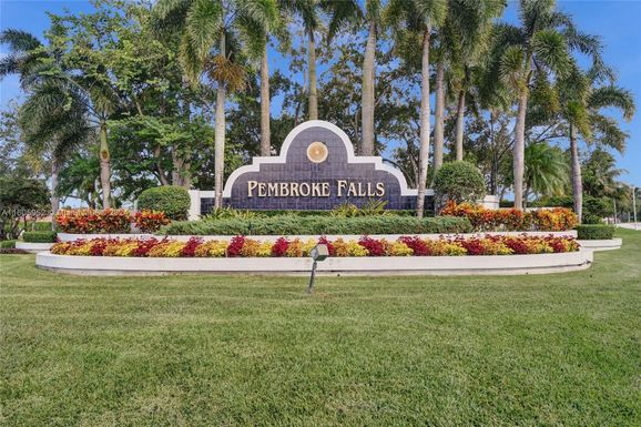 13295 NW 18th Ct, Pembroke Pines FL 33028