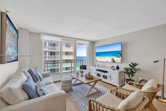 6917 Collins Ave # 1404, Miami Beach FL 33141