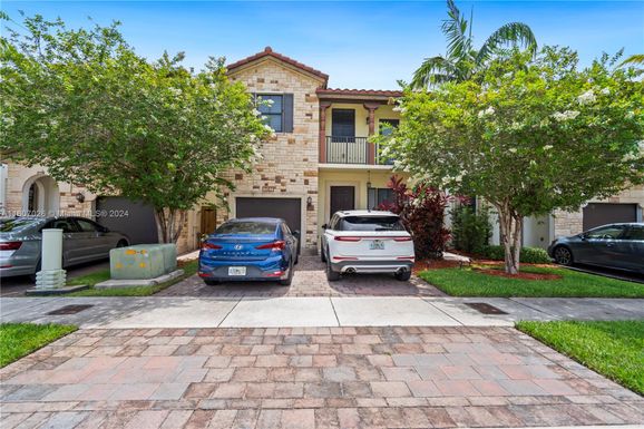 7042 NW 103rd Path # 7042, Doral FL 33178