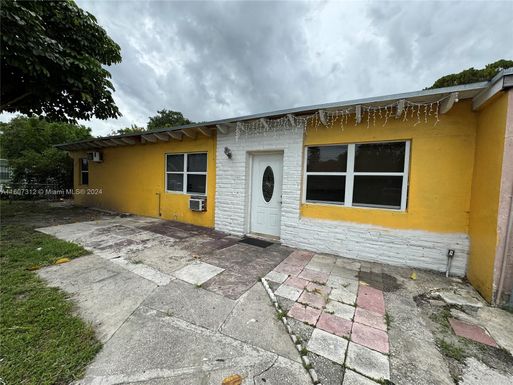 1790 NE 148th St, Miami FL 33181