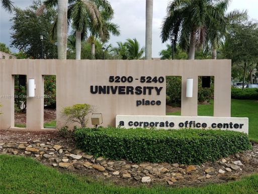 5220 S University Dr # 204C, Davie FL 33328