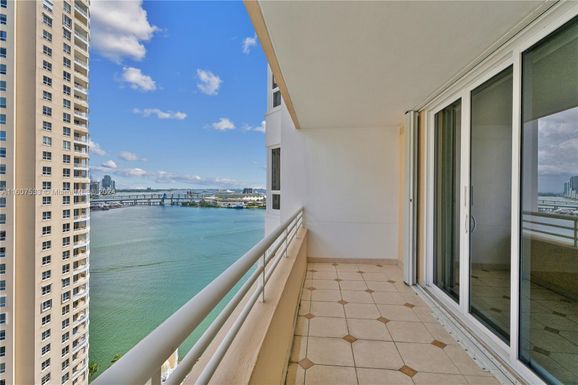 808 Brickell Key Dr # 2207, Miami FL 33131