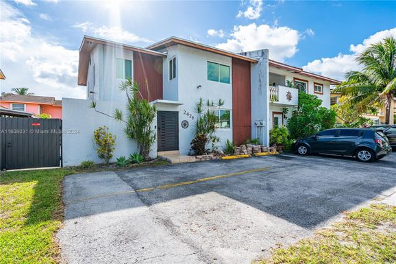 2426 SW 112th Ave # 0, Miami FL 33165