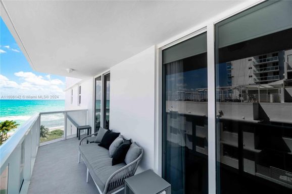 2401 Collins Ave # 1112, Miami Beach FL 33140