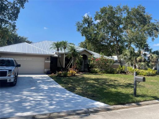 4426 SW Oakhaven Ln, Palm City FL 34990