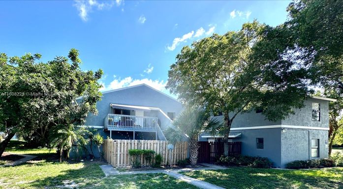 15 Crossings Cir # H, Boynton Beach FL 33435