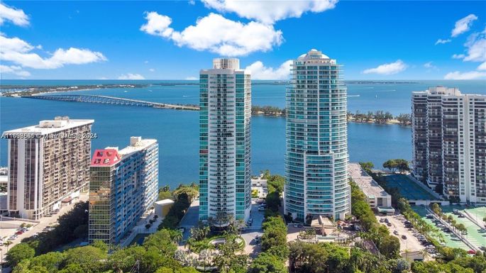 2101 Brickell Ave # 2207, Miami FL 33129