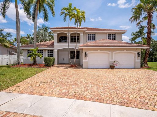 351 SW 184th Ter, Pembroke Pines FL 33029