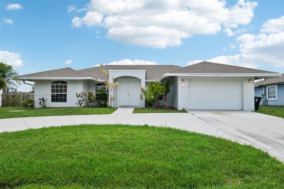 514 SW Prado Ave, Port St. Lucie FL 34983