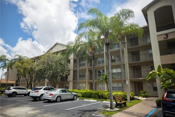 650 SW 138th Ave # 210J, Pembroke Pines FL 33027