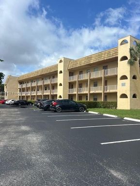 8285 Sunrise Lakes Blvd # 106, Sunrise FL 33322