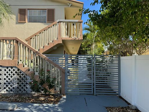 2008 Pierce St # 3, Hollywood FL 33020