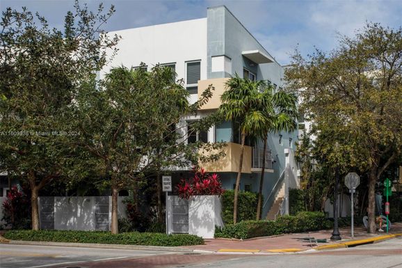 214 Washington Ave # 8, Miami Beach FL 33139