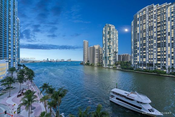 300 Biscayne Blvd Way # 601, Miami FL 33131