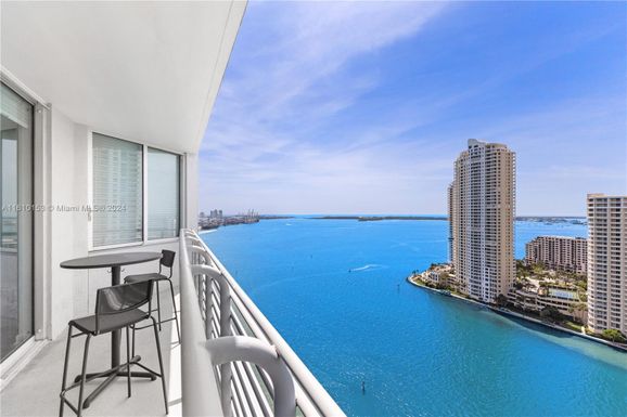 335 S Biscayne Blvd # 2807, Miami FL 33131