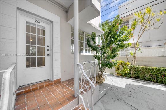 717 Espanola Way # 104, Miami Beach FL 33139