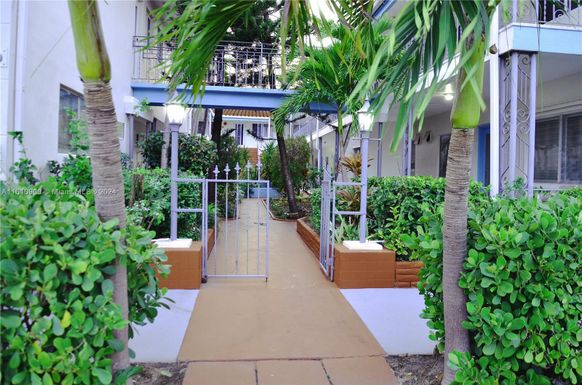 7300 Byron Ave # 24, Miami Beach FL 33141