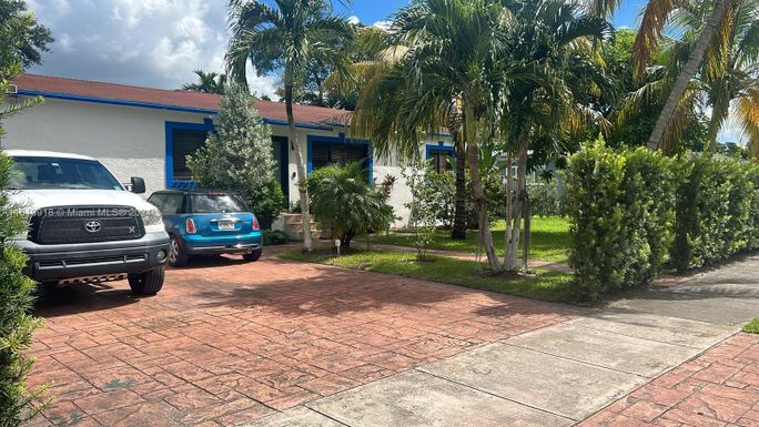 281 NW 147th St, Miami FL 33168